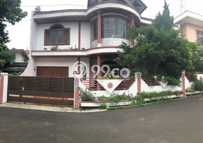 Rumah Elit LB 303m2 Siap Pakai Desain Elegan di Sarijadi, Bandung Rumah Elit LB 303m2 Siap Pakai Desain Elegan di Sarijadi, Bandung