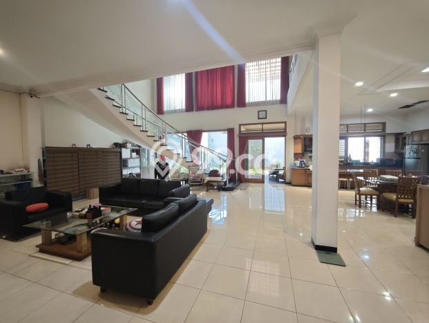 Dijual Rumah Luas Megah Dengan View Cantik di Mekar Wangi, Bandung Dijual Rumah Luas Megah Dengan View Cantik di Mekar Wangi, Bandung