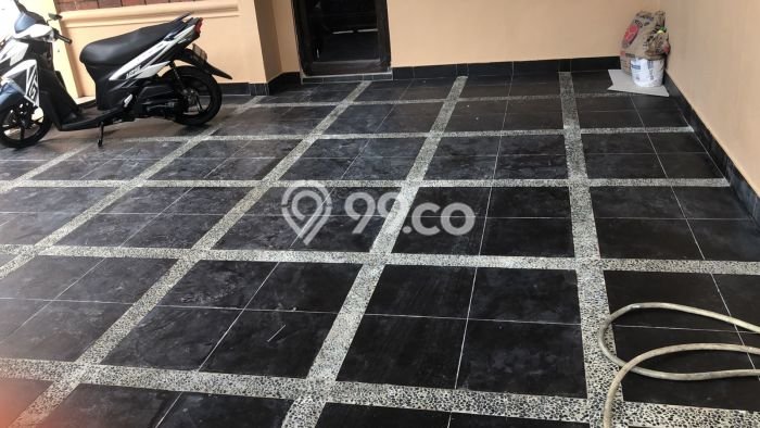 For Sale Rumah 5 Kamar Lokasi Ideal Bagus dan Strategis di Kelapa Dua For Sale Rumah 5 Kamar Lokasi Ideal Bagus dan Strategis di Kelapa Dua