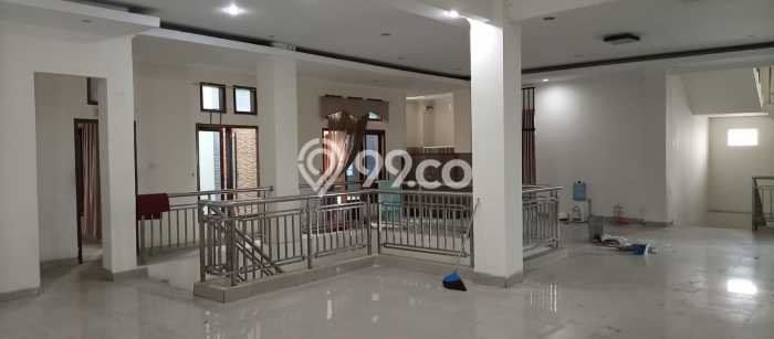 Disewakan! Rumah 10 Kamar Tidur &
12 Kamar Mandi di Cimahi, Bandung Disewakan! Rumah 10 Kamar Tidur &
12 Kamar Mandi di Cimahi, Bandung