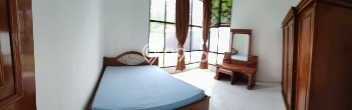 Disewakan! Rumah 4 Kamar Tidur &
3 Kamar Mandi di Hegarmanah, Bandung Disewakan! Rumah 4 Kamar Tidur &
3 Kamar Mandi di Hegarmanah, Bandung