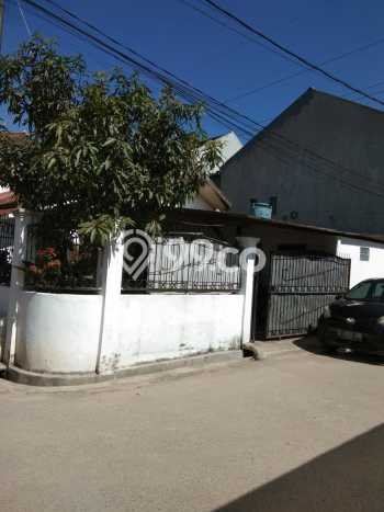 Rumah Modern 2 KT LT 126m2 di Taman Kopo Indah Rumah Modern 2 KT LT 126m2 di Taman Kopo Indah