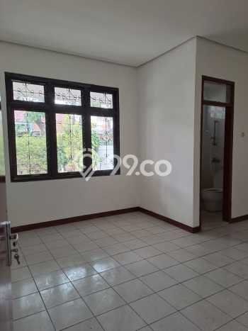 Disewakan Rumah Harga Terjangkau di Pajajaran Bandung dengan 6 KT Disewakan Rumah Harga Terjangkau di Pajajaran Bandung dengan 6 KT