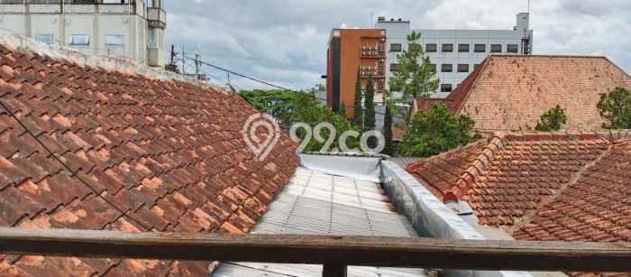 Rumah Bagus Disewakan di Kebon Kawung, Bandung LT 464m2, LB 460m2 Rumah Bagus Disewakan di Kebon Kawung, Bandung LT 464m2, LB 460m2