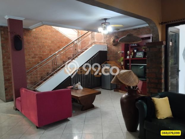 Rumah Elit Modern Tanpa Renovasi di Raffles Hills Jakarta Timur Rumah Elit Modern Tanpa Renovasi di Raffles Hills Jakarta Timur