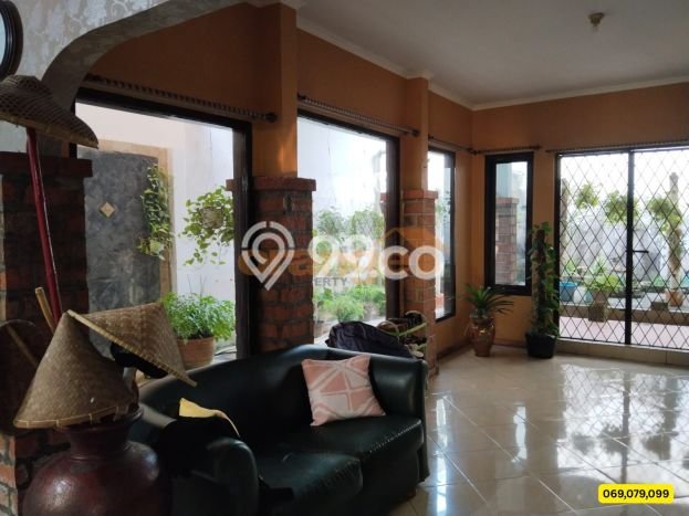 Rumah Elit Modern Tanpa Renovasi di Raffles Hills Jakarta Timur Rumah Elit Modern Tanpa Renovasi di Raffles Hills Jakarta Timur
