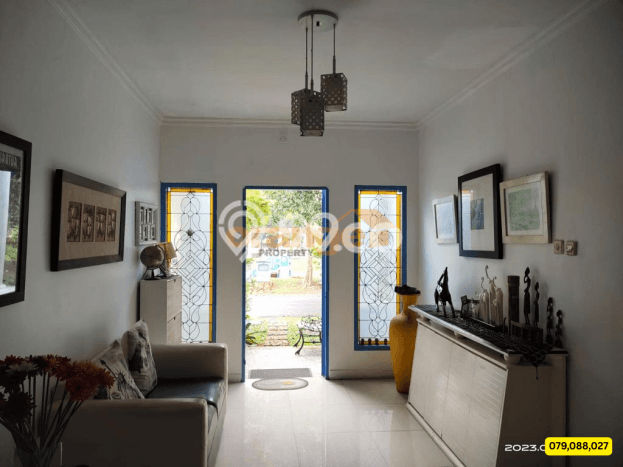Jual Rumah Mewah Elegan Dengan View Cantik di Kota Wisata, Jakarta Timur Jual Rumah Mewah Elegan Dengan View Cantik di Kota Wisata, Jakarta Timur
