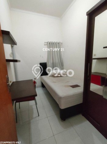 Hunian Elit LB 300m2 Siap Huni Desain Elegan di Bintaro, Tangerang Selatan Hunian Elit LB 300m2 Siap Huni Desain Elegan di Bintaro, Tangerang Selatan
