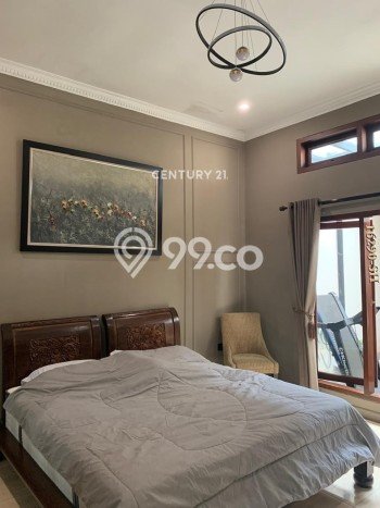 Hunian Elit LB 220m2 Siap Huni Desain Elegan di Bintaro, Tangerang Selatan Hunian Elit LB 220m2 Siap Huni Desain Elegan di Bintaro, Tangerang Selatan