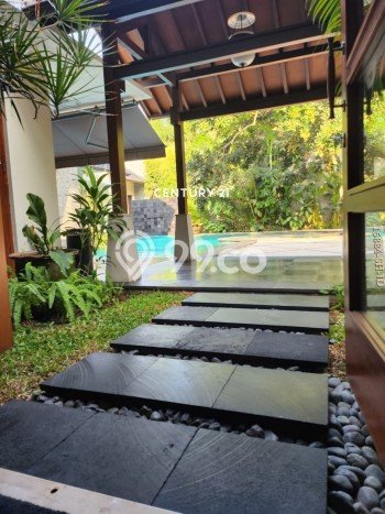 Siap Huni Rumah Mewah 6 Kamar di Cilandak Dekat ke Mana Pun Siap Huni Rumah Mewah 6 Kamar di Cilandak Dekat ke Mana Pun