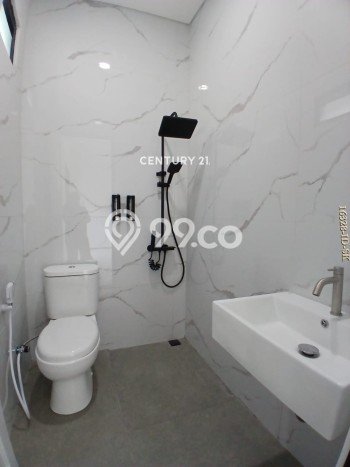 Rumah Elit LB 162m2 Siap Pakai Desain Elegan di Sektor 9-Bintaro, Tangerang Selatan Rumah Elit LB 162m2 Siap Pakai Desain Elegan di Sektor 9-Bintaro, Tangerang Selatan
