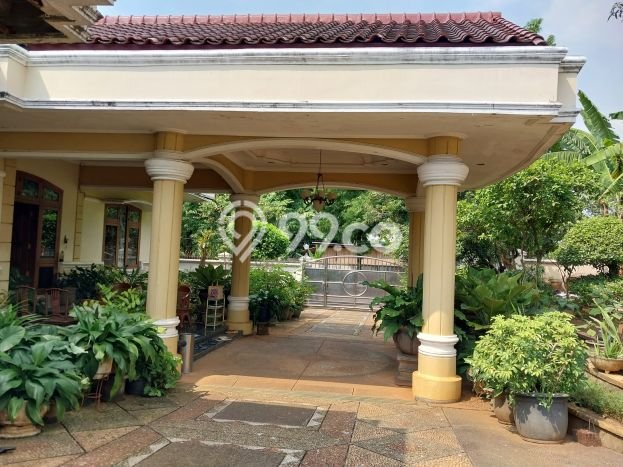 Rumah Mewah LB 366m2 Siap Huni Desain Elegan di Srondol, Semarang Rumah Mewah LB 366m2 Siap Huni Desain Elegan di Srondol, Semarang
