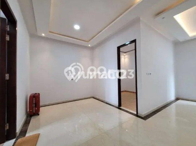 Siap Huni Rumah Mewah 4 Kamar di Semarang Selatan Dekat ke Mana Saja Siap Huni Rumah Mewah 4 Kamar di Semarang Selatan Dekat ke Mana Saja