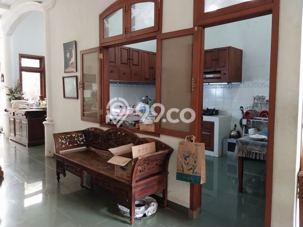 Rumah Mewah LB 366m2 Siap Huni Desain Elegan di Srondol, Semarang Rumah Mewah LB 366m2 Siap Huni Desain Elegan di Srondol, Semarang