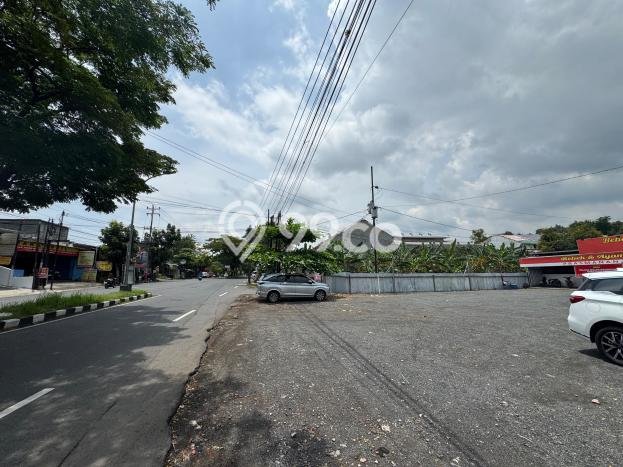 Lahan Strategis di Semarang Barat Dijual dengan Luas 1092m2 Lahan Strategis di Semarang Barat Dijual dengan Luas 1092m2