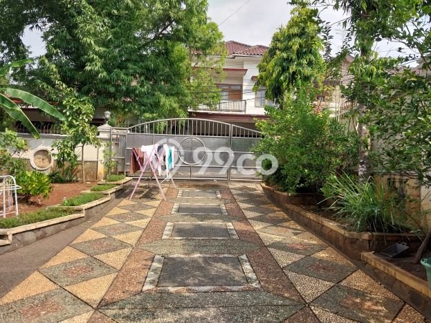 Rumah Mewah LB 366m2 Siap Huni Desain Elegan di Srondol, Semarang Rumah Mewah LB 366m2 Siap Huni Desain Elegan di Srondol, Semarang