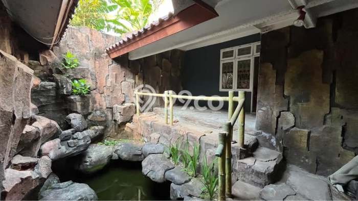 Hunian Mewah Siap Huni LT 649m2 di Banyumanik, Semarang Hunian Mewah Siap Huni LT 649m2 di Banyumanik, Semarang