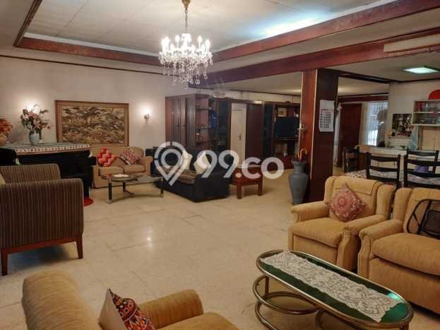 Siap Huni Rumah Mewah 4 Kamar di Kebayoran Baru Dekat ke Mana Pun Siap Huni Rumah Mewah 4 Kamar di Kebayoran Baru Dekat ke Mana Pun