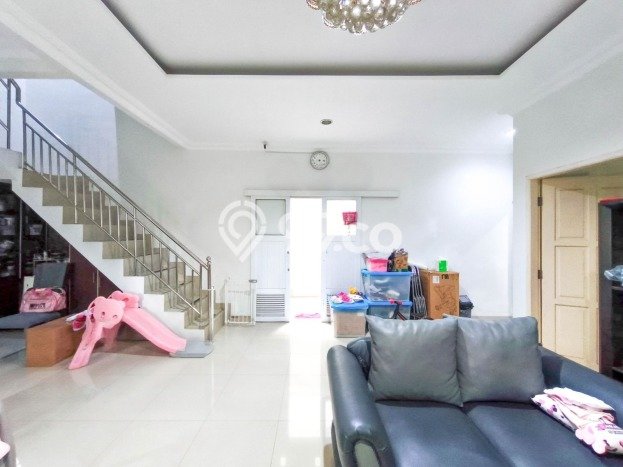 Rumah Mewah LB 194m2 Siap Huni Desain Elegan di Bintaro, Tangerang Selatan Rumah Mewah LB 194m2 Siap Huni Desain Elegan di Bintaro, Tangerang Selatan