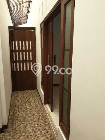 Siap Huni Hunian Elit 4 Kamar di Kebayoran Lama Dekat ke Mana Saja Siap Huni Hunian Elit 4 Kamar di Kebayoran Lama Dekat ke Mana Saja