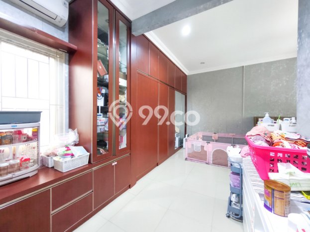 Rumah Mewah LB 194m2 Siap Huni Desain Elegan di Bintaro, Tangerang Selatan Rumah Mewah LB 194m2 Siap Huni Desain Elegan di Bintaro, Tangerang Selatan