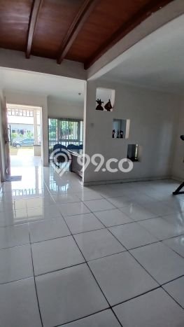 Siap Huni Rumah Mewah 5 Kamar di Tangerang Dekat ke Mana Pun Siap Huni Rumah Mewah 5 Kamar di Tangerang Dekat ke Mana Pun