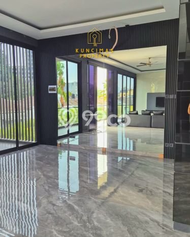 Siap Huni Hunian Elit 6 Kamar di Kebon Jeruk Dekat ke Mana Pun Siap Huni Hunian Elit 6 Kamar di Kebon Jeruk Dekat ke Mana Pun