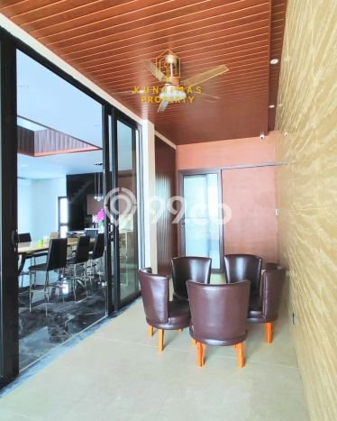 Siap Huni Hunian Elit 6 Kamar di Kebon Jeruk Dekat ke Mana Pun Siap Huni Hunian Elit 6 Kamar di Kebon Jeruk Dekat ke Mana Pun