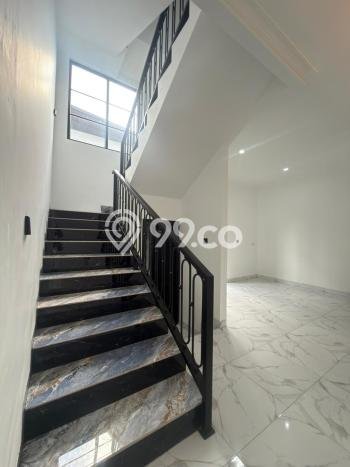 Rumah Mewah Siap Huni LT 164m2 di BSD, Tangerang Selatan Rumah Mewah Siap Huni LT 164m2 di BSD, Tangerang Selatan