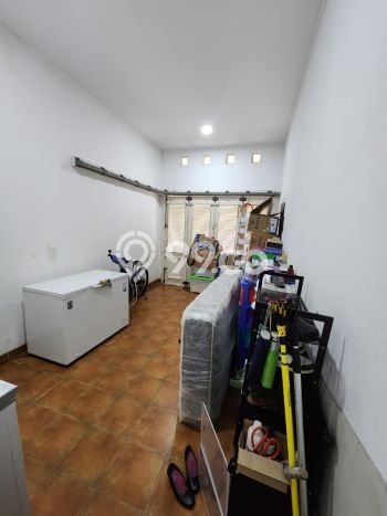 Rumah Elit LB 300m2 Siap Pakai Desain Elegan di Gading Serpong, Tangerang Rumah Elit LB 300m2 Siap Pakai Desain Elegan di Gading Serpong, Tangerang