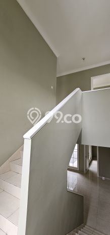 Rumah Disewakan Tangerang LT 200m2 LB 167m2 Kawasan Alam Sutera Rumah Disewakan Tangerang LT 200m2 LB 167m2 Kawasan Alam Sutera