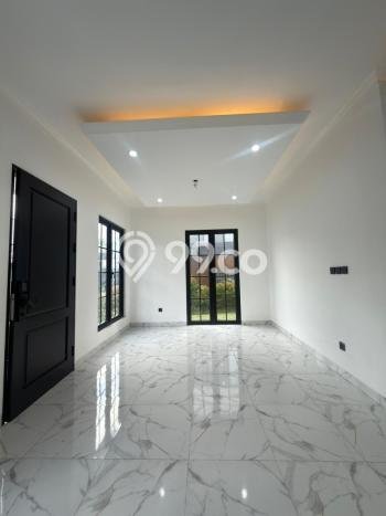 Rumah Mewah Siap Huni LT 164m2 di BSD, Tangerang Selatan Rumah Mewah Siap Huni LT 164m2 di BSD, Tangerang Selatan
