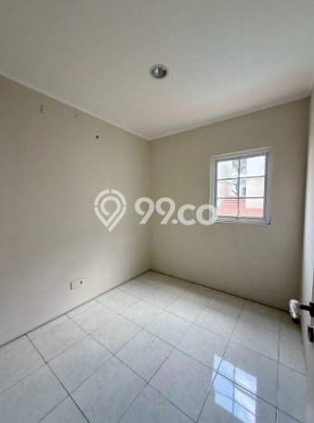 For Sale Rumah 4 Kamar Lokasi Ideal Bagus dan Strategis di BSD For Sale Rumah 4 Kamar Lokasi Ideal Bagus dan Strategis di BSD