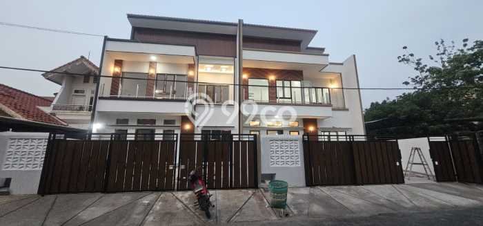 Rumah Luxury Modern Tanpa Renovasi di BSD Tangerang Rumah Luxury Modern Tanpa Renovasi di BSD Tangerang