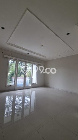 Hunian Eksklusif Siap Huni LT 300m2 di BSD, Tangerang Selatan Hunian Eksklusif Siap Huni LT 300m2 di BSD, Tangerang Selatan
