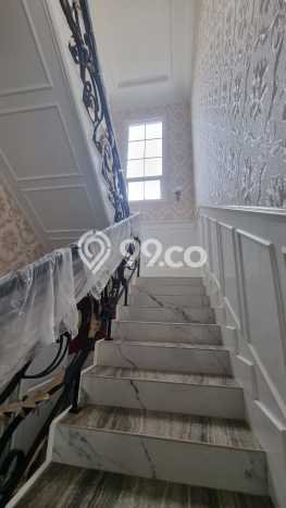 Siap Huni Rumah Mewah 5 Kamar di BSD Dekat ke Mana Pun Siap Huni Rumah Mewah 5 Kamar di BSD Dekat ke Mana Pun