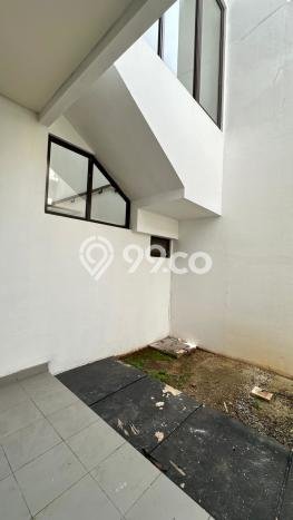 Ready to Use! Luxury House LT 120m2 Desain Modern di BSD Ready to Use! Luxury House LT 120m2 Desain Modern di BSD