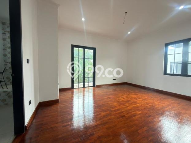 Rumah Mewah Siap Huni LT 164m2 di BSD, Tangerang Selatan Rumah Mewah Siap Huni LT 164m2 di BSD, Tangerang Selatan