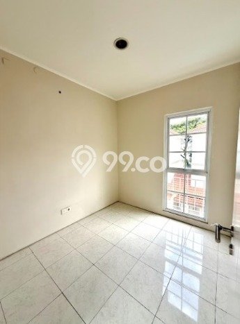 For Sale Rumah 4 Kamar Lokasi Ideal Bagus dan Strategis di BSD For Sale Rumah 4 Kamar Lokasi Ideal Bagus dan Strategis di BSD