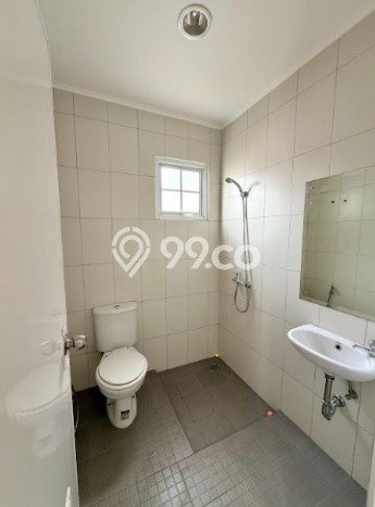 For Sale Rumah 4 Kamar Lokasi Ideal Bagus dan Strategis di BSD For Sale Rumah 4 Kamar Lokasi Ideal Bagus dan Strategis di BSD