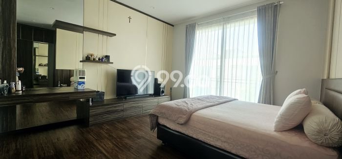 Hot Offer Hunian Premium Ideal dan Luas di BSD, Tangerang Selatan Hot Offer Hunian Premium Ideal dan Luas di BSD, Tangerang Selatan