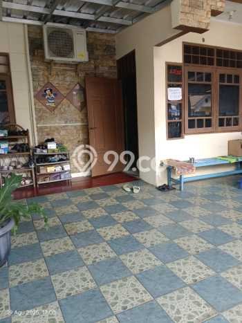 Rumah Modern Cantik 5 KT Siap Huni di BSD Rumah Modern Cantik 5 KT Siap Huni di BSD
