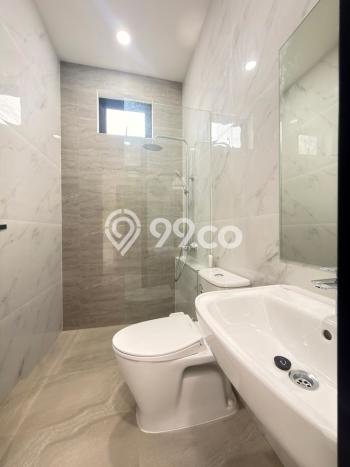 Hot Offer Hunian Premium Ideal dan Luas di BSD, Tangerang Selatan Hot Offer Hunian Premium Ideal dan Luas di BSD, Tangerang Selatan