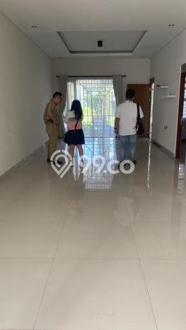 For Sale Hunian Rumah Terawat 5 KT di Pondok Hijau, Bandung For Sale Hunian Rumah Terawat 5 KT di Pondok Hijau, Bandung