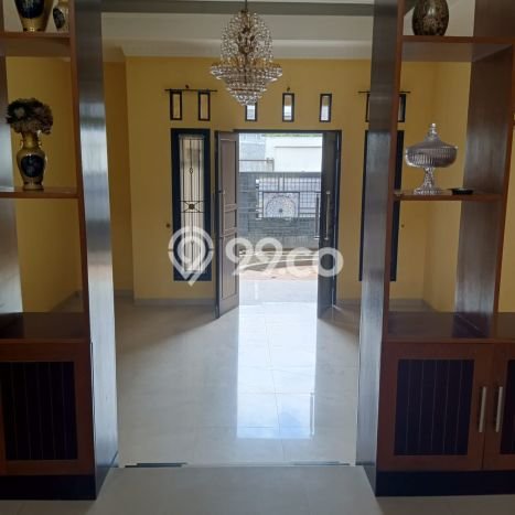 Rumah Mewah LB 550m2 Siap Pakai Desain Elegan di Gede Bage, Bandung Rumah Mewah LB 550m2 Siap Pakai Desain Elegan di Gede Bage, Bandung