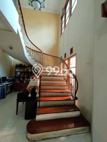 Rumah Area Strategis kawasan Batununggal, Bandung, Luas 240m2m² Bangunan 230m2m² Rumah Area Strategis kawasan Batununggal, Bandung, Luas 240m2m² Bangunan 230m2m²