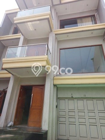 Unit Ruko Paling Strategis di Antapani Bandung dengan LB 450m2 Unit Ruko Paling Strategis di Antapani Bandung dengan LB 450m2