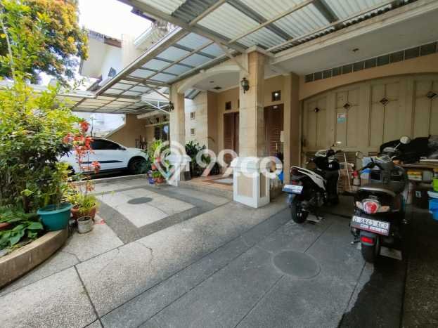 Rumah Area Strategis kawasan Batununggal, Bandung, Luas 240m2m² Bangunan 230m2m² Rumah Area Strategis kawasan Batununggal, Bandung, Luas 240m2m² Bangunan 230m2m²