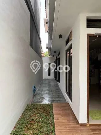 Jual Rumah Mewah Megah Dengan View Cantik di Kelapa Dua, Depok Jual Rumah Mewah Megah Dengan View Cantik di Kelapa Dua, Depok