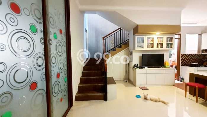Rumah Modern Cantik 4 Kamar Siap Huni di Ciracas Rumah Modern Cantik 4 Kamar Siap Huni di Ciracas